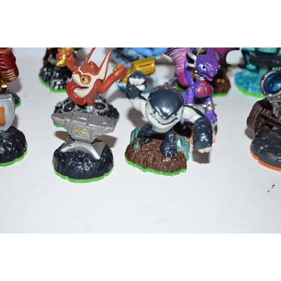 Skylanders Spyro's Adventure Figures Items Huge Lot - Picture 11 of 16